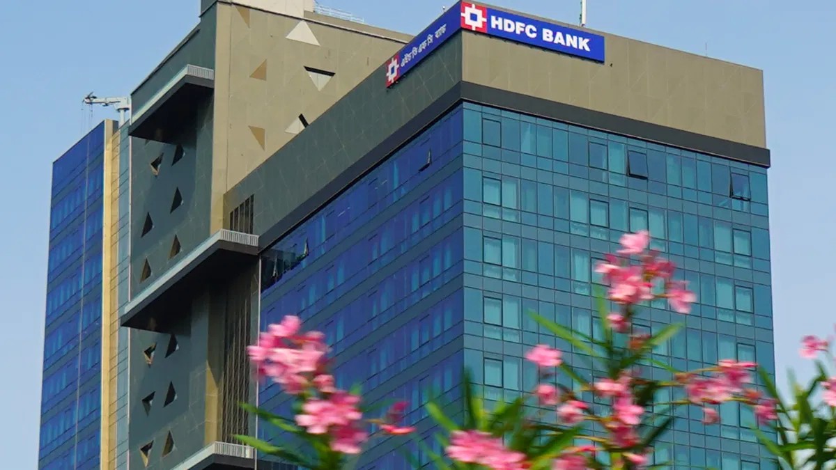 HDFC Bank fires 3 senior officials for gaps in client onboarding at its DIFC branch