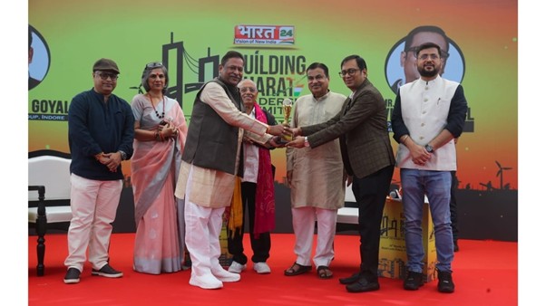 Union Minister Nitin Gadkari Honours Dream Group with Excellence Award at National Summit