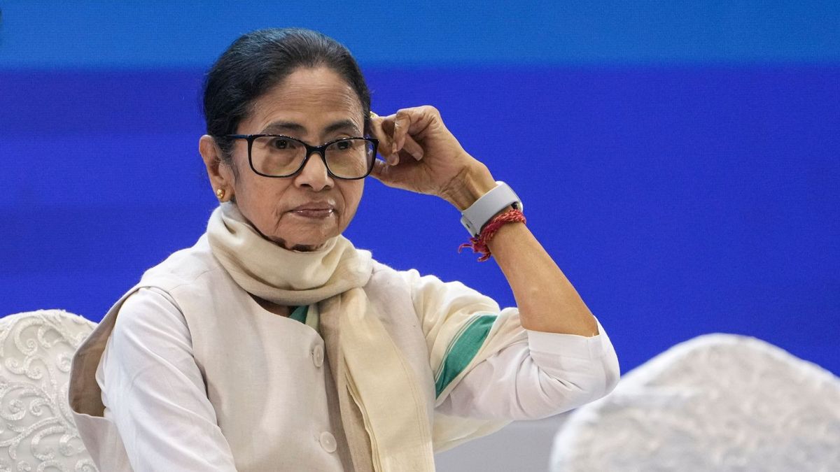 Mamata urges electors to cast vote to 'take revenge' for deletion of names from rolls