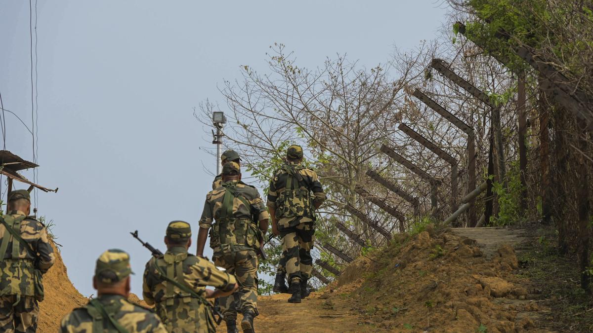 Bodies of two suspected Bangladeshi smugglers shot dead by BSF handed over to relatives