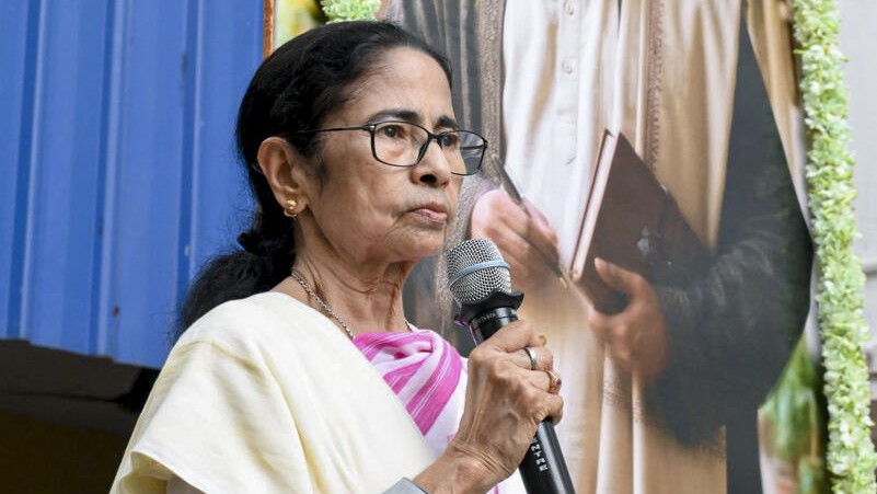 Mamata urges opposition parties to form 'joint platform' against BJP