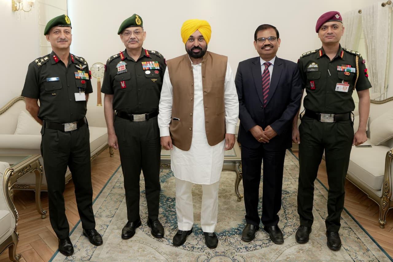 Punjab CM, Western Command Army Commander discuss border security, disaster response