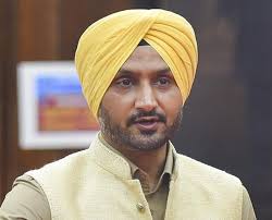 Facing online attack, Harbhajan Singh accuses AAP of 'selling' Rajya Sabha seats in Punjab