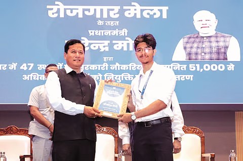 Sonowal stresses role of youth in building self-reliant India at Rozgar Mela