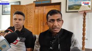 Kashmir divisional commissioner reviews preparations for Amarnath Yatra