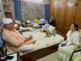 TMC MP Kalyan Banerjee alleges BJP supporters attacked, injured him outside police station