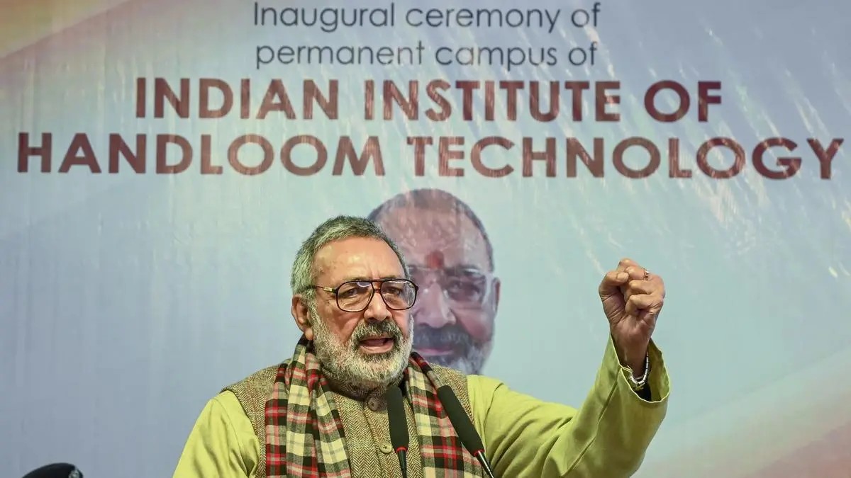 Targeting to increase India's textile market size to Rs 33 lakh crore by FY2031: Giriraj Singh