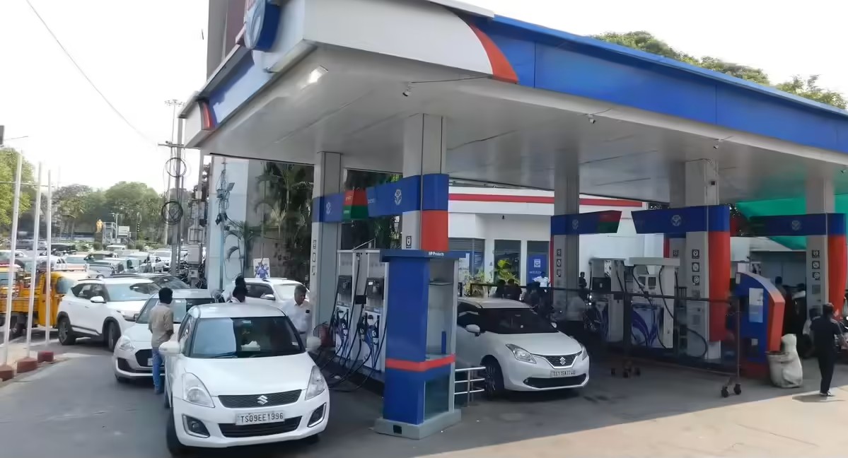 Govt limits diesel sales to 200 litres per vehicle in a day, bars bulk users to buy through petrol pumps