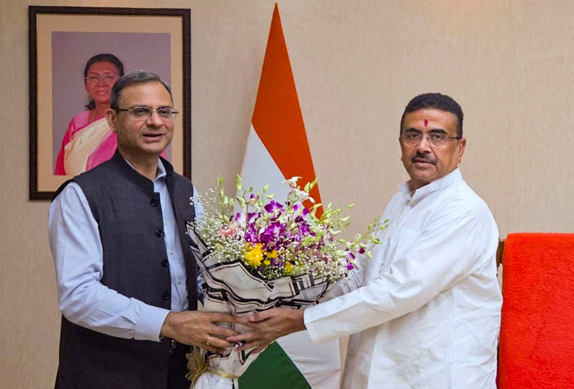 RBI Governor meets West Bengal CM Suvendu Adhikari