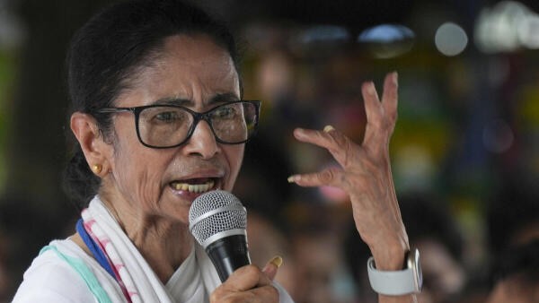 FIR against Mamata over 'provocative' remarks during Bengal poll campaign