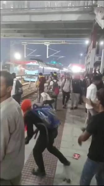 Mob disrupts railway traffic near Patna; police fire in air, burst tear gas shells