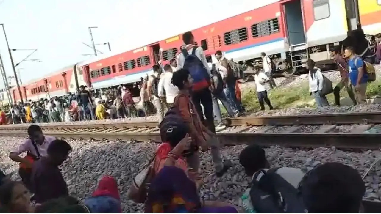 Four jump off train after fire rumour, crushed to death by another train in MP's Morena