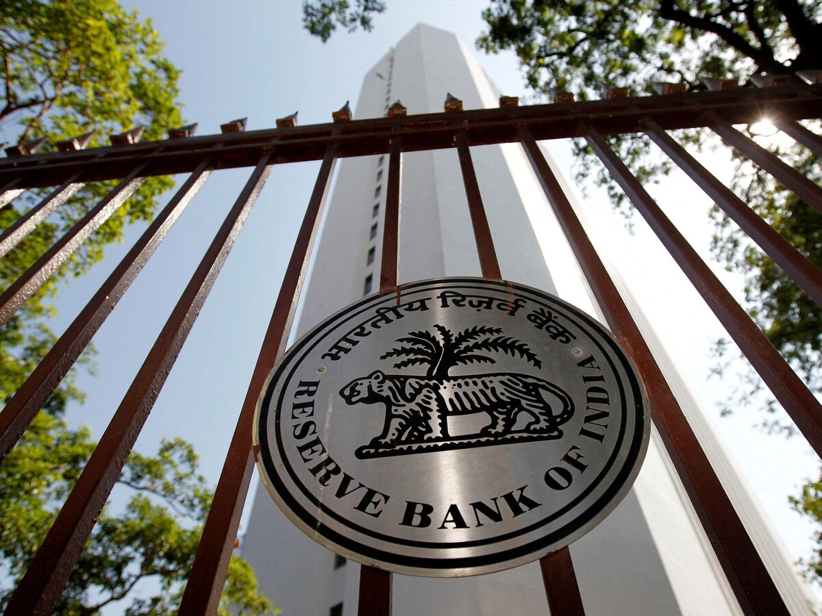Automobiles, electrical machinery push sales of listed pvt manufacturing cos in Q4: RBI data