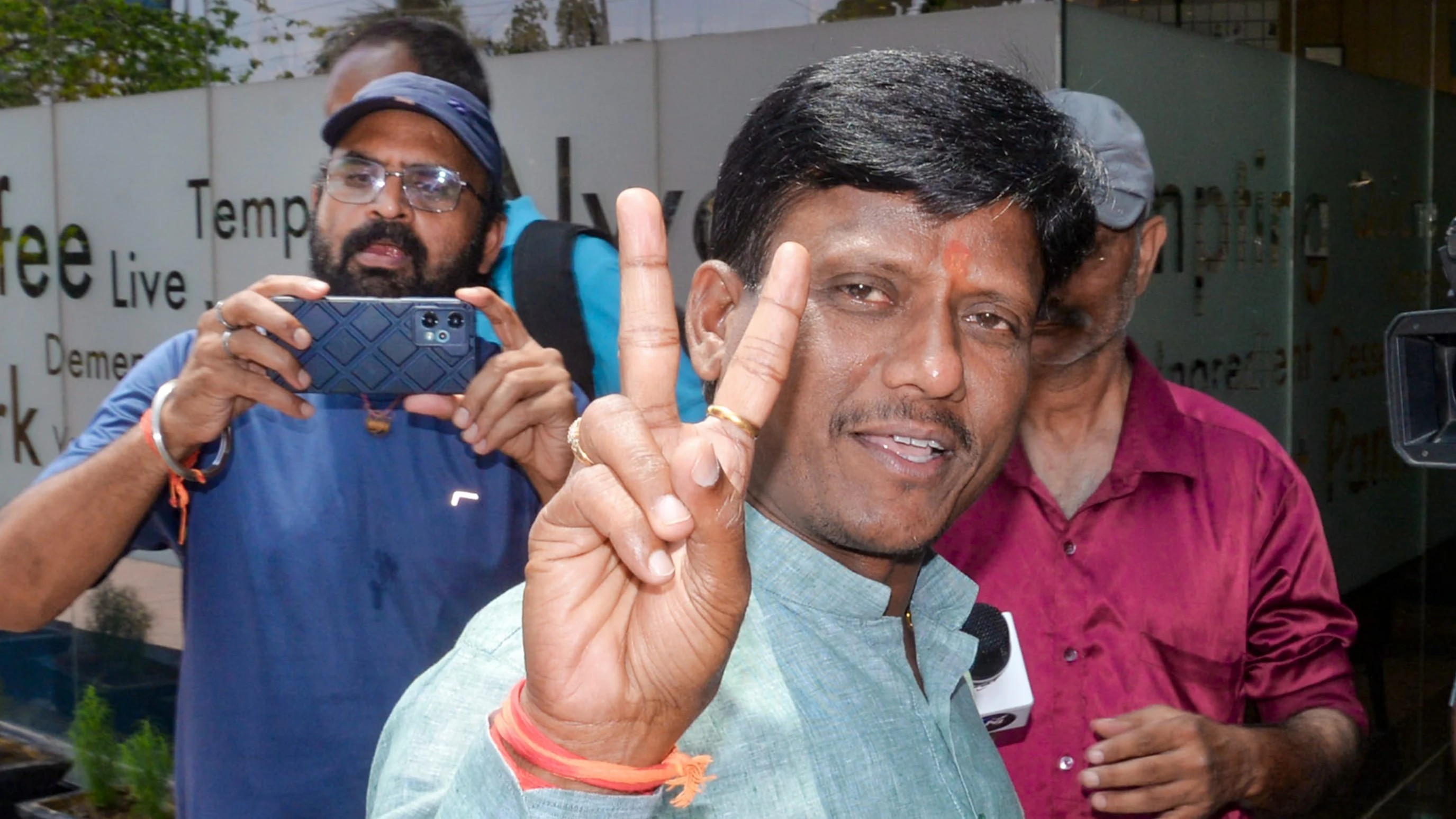 Jharkhand: NDA MLAs shifted to hotel, INDIA bloc holds mock poll ahead of RS election