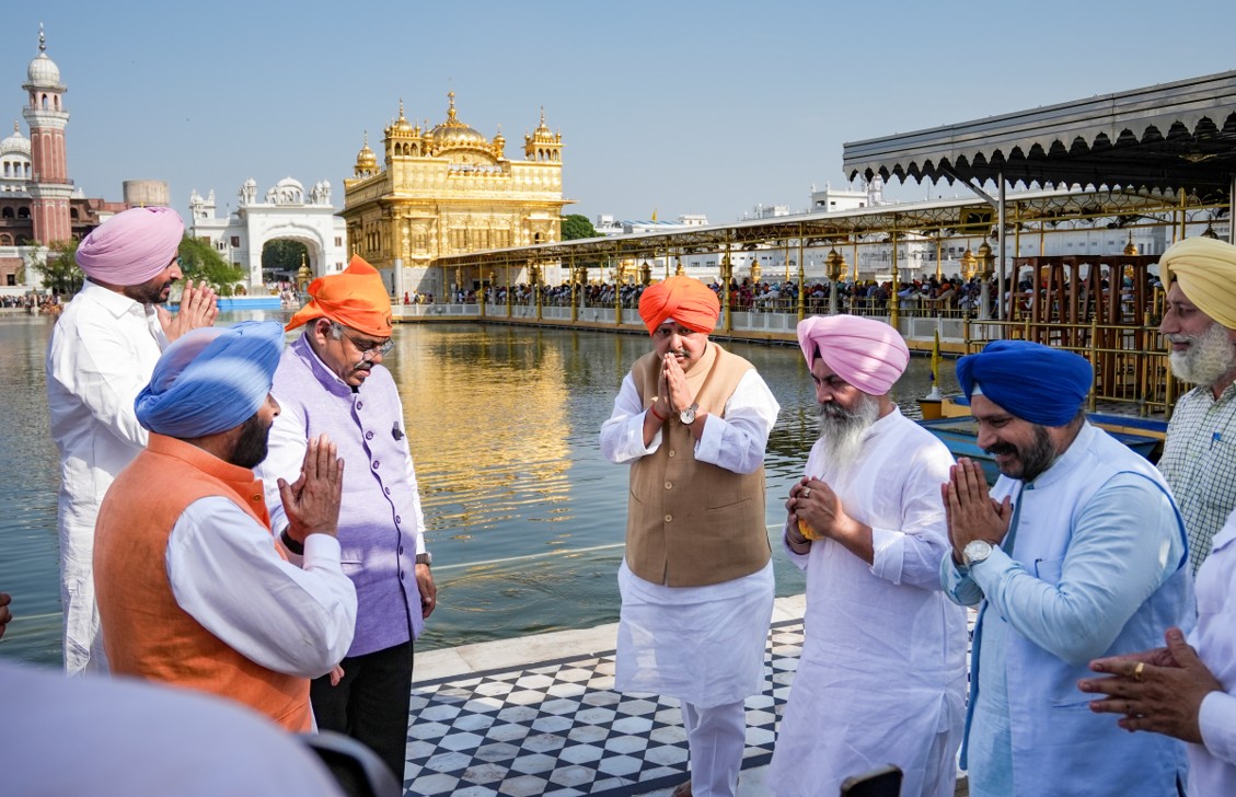 BJP chief begins Punjab visit, offers prayers at Golden Temple, visits Jallianwala Bagh
