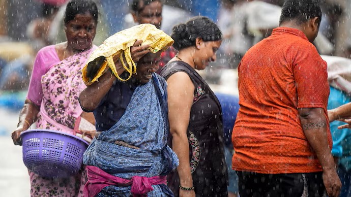 Monsoon arrives in Mumbai, 13 days late