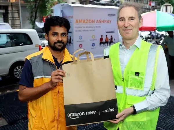 Amazon CEO visits India; co to take ultra-fast delivery service to 300-plus cities