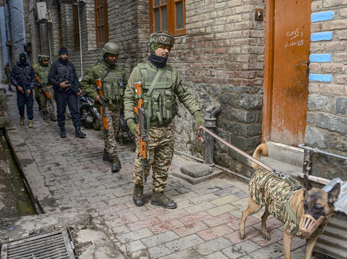Security forces recover arms, ammunition from hideout in J-K's Baramulla