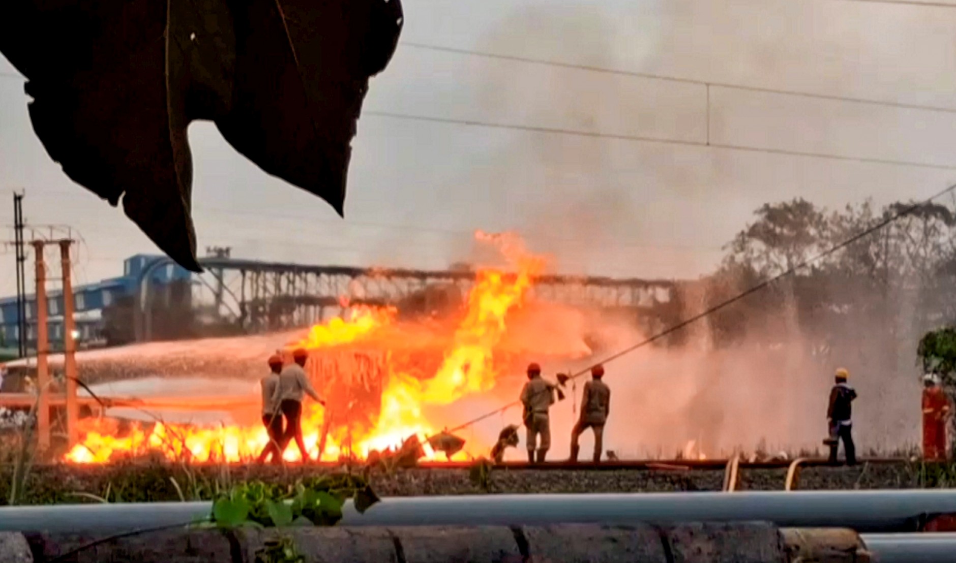 1 dead, more than 20 injured in fire at naphtha pipeline in West Bengal's Haldia