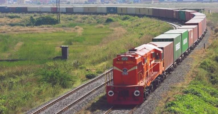 Railways move over 419 tonne freight in Q1 FY 2026-27; growth recorded in key commodity segments