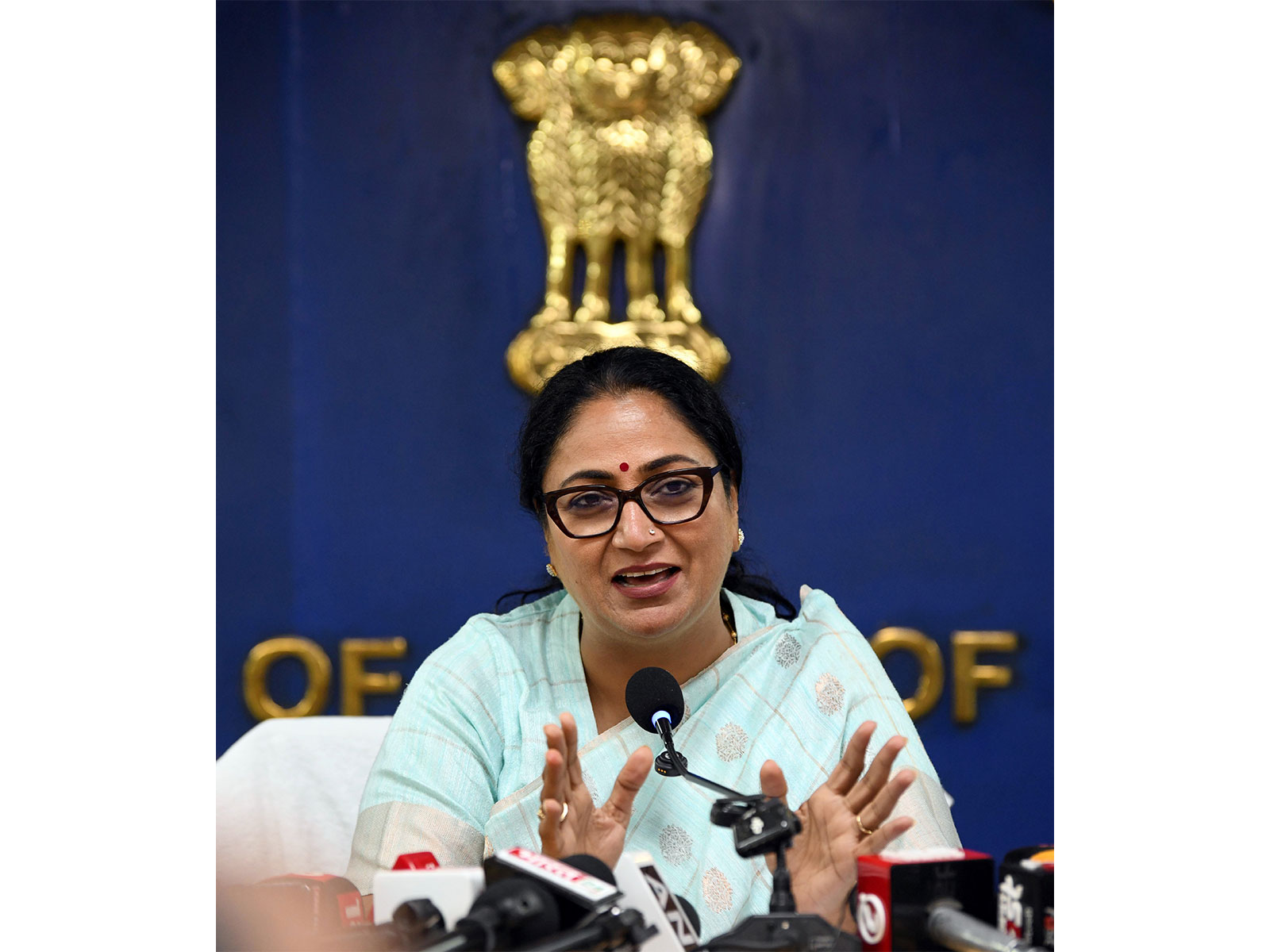 Delhi govt committed to promoting clean and green energy: CM