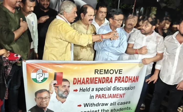 Odisha Congress holds protest demanding Union education minister''s resignation