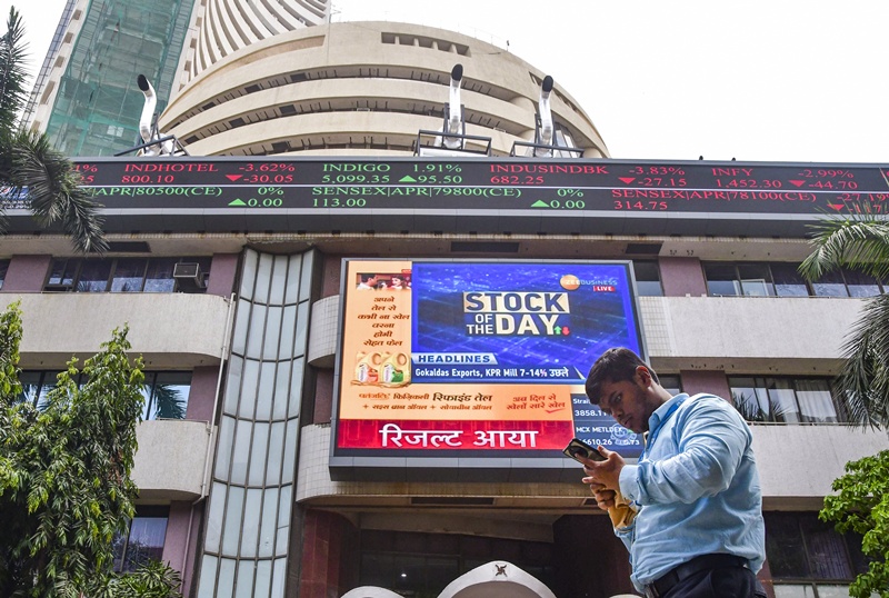 Stock markets tumble in early trade as crude oil prices hit USD 100 per barrel mark