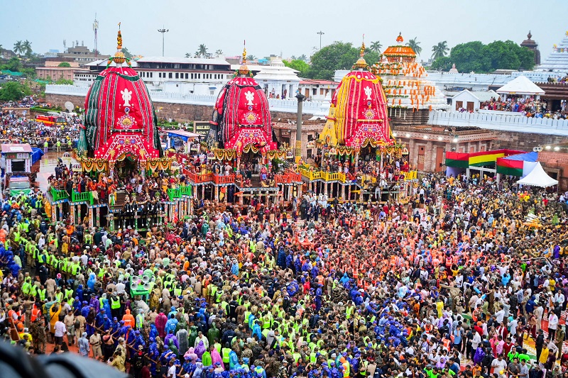 Devotee dies due to suffocation while pulling chariot, Puri Rath Yatra toll mounts to 3
