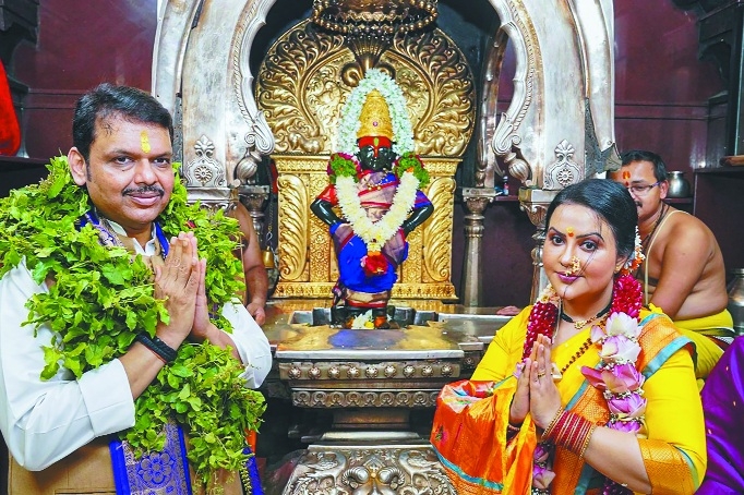 Fadnavis performs customary puja at Lord Vitthal temple in Pandharpur on 'Ashadhi Ekadashi'