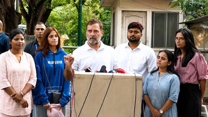 Rahul Gandhi assured help to resolve issues for protesters in Ranchi, claims student leader