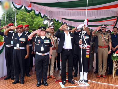 Vijay announces Rs 30 lakh aid to family of constable who died during Independence Day duty