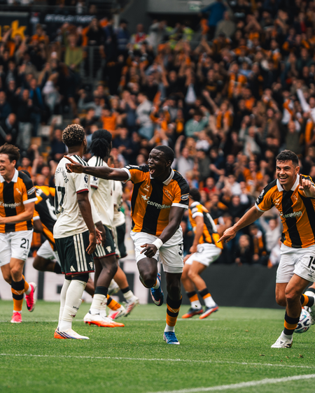 Football: Hull City stun Manchester United on return to Premier League