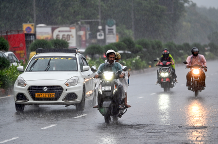 India’s 2‑wheeler retail growth touches nearly 20 pc in Aug