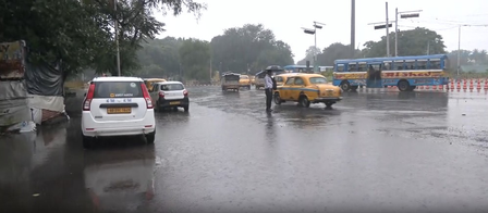 Heavy rains lash Bengal as Met Dept issues yellow alert for Kolkata, south Bengal districts