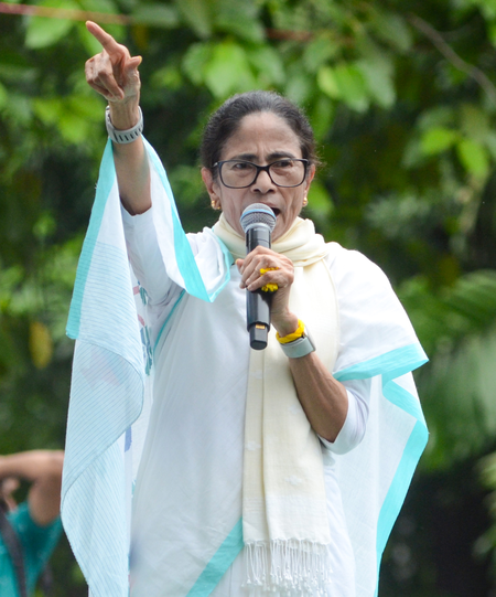 Former Bengal CM Mamata Banerjee threatens to stage protests in front of BJP leaders' houses in Delhi