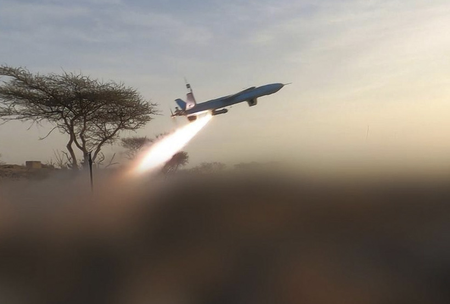 Yemeni govt launches airstrikes on Houthi positions near Bab al-Mandab Strait